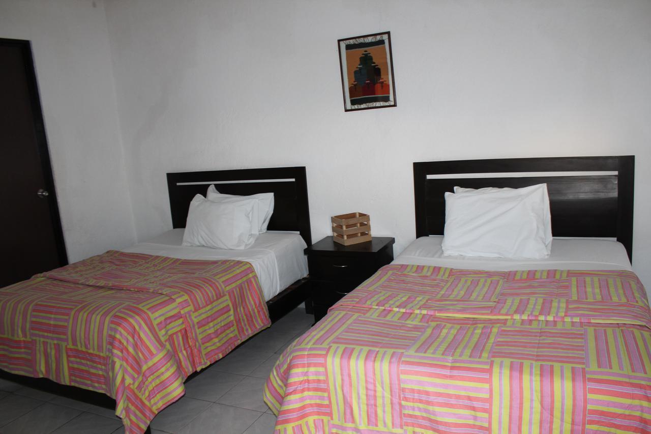 Hotel Villas Cuernavaca Темиско Экстерьер фото